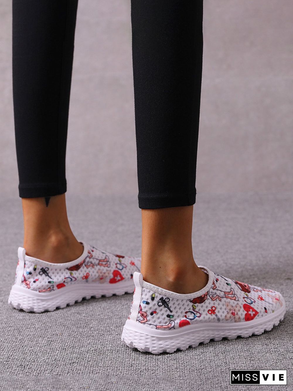 Nurse Fighting Epidemic Print Breathable Tulle Mesh Lightweight Sneakers