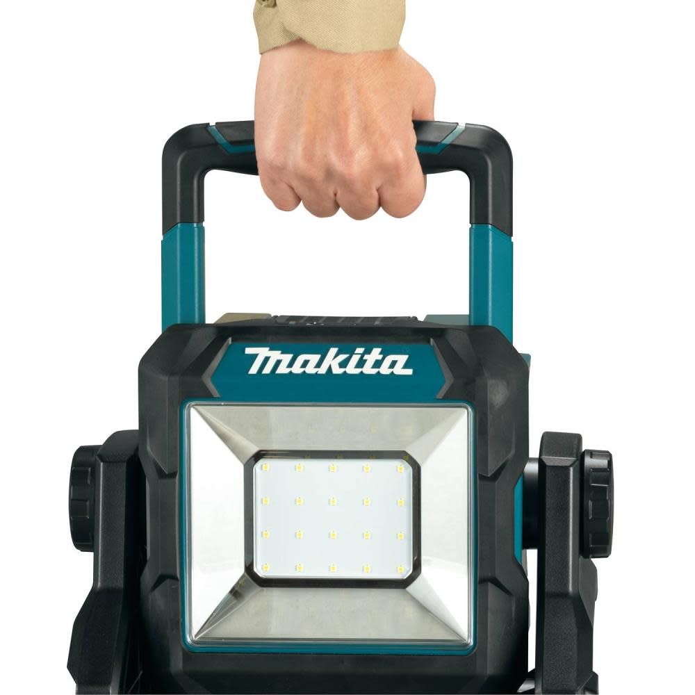 Makita 40V max XGT L.E.D. Work Light Cordless Bare Tool