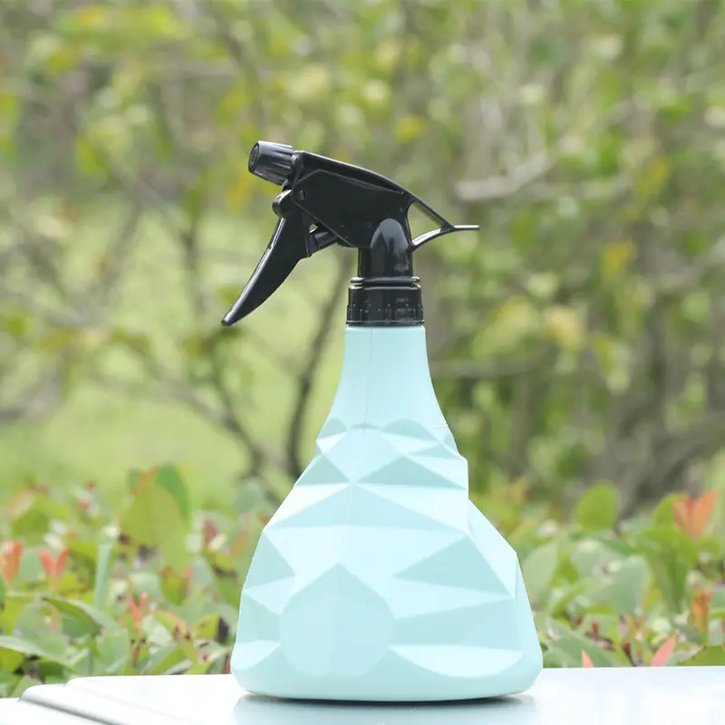 Wholesale Supplies Trigger Sprayer Plastic Water Spray Bottles Watering Can Small