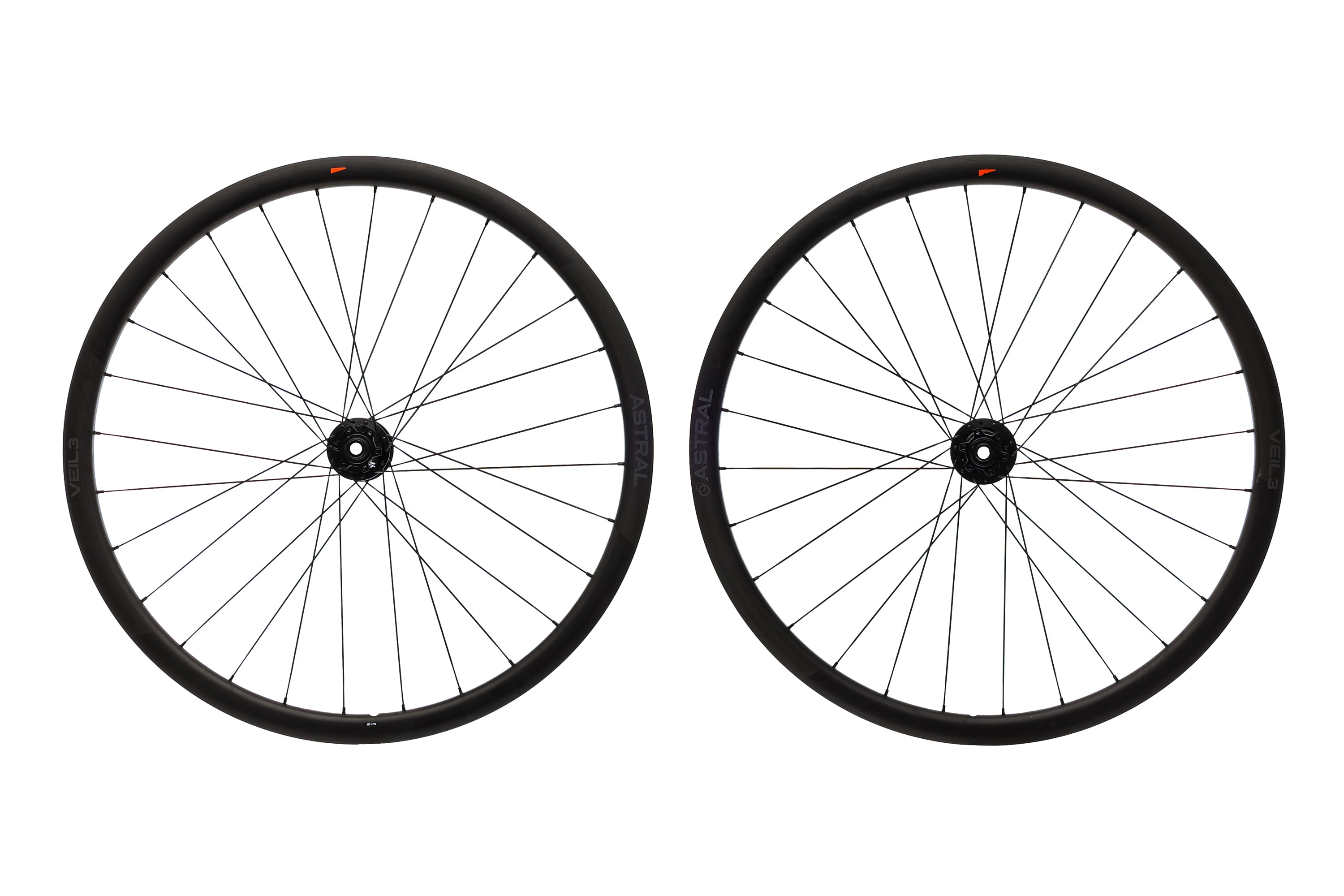 Astral Veil3 w/ SRAM 900 Hubs Carbon Tubeless 700c Wheelset