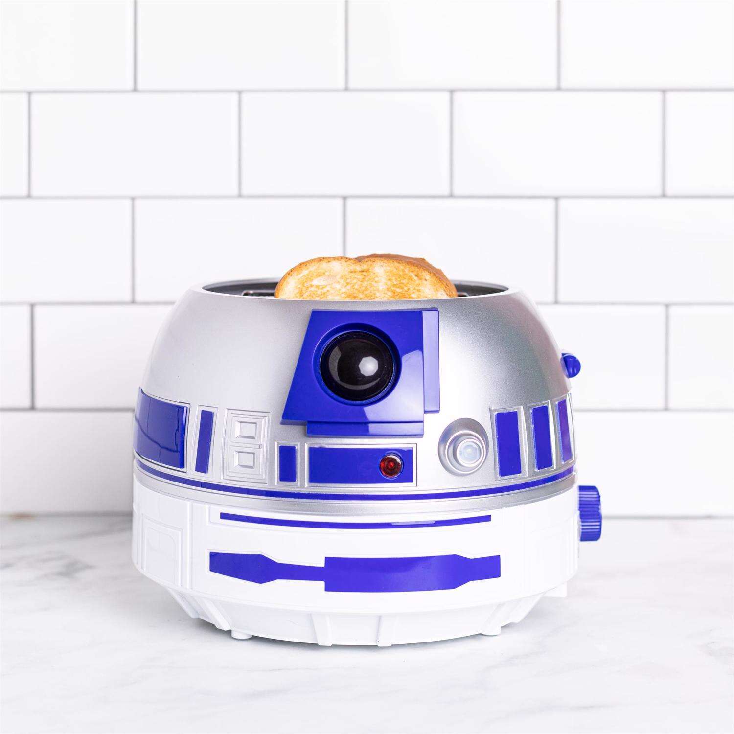 Uncanny Brands Star Wars Plastic White 2 slot Toaster 7.17 in. H X 10.43 in. W X 10.04 in. D