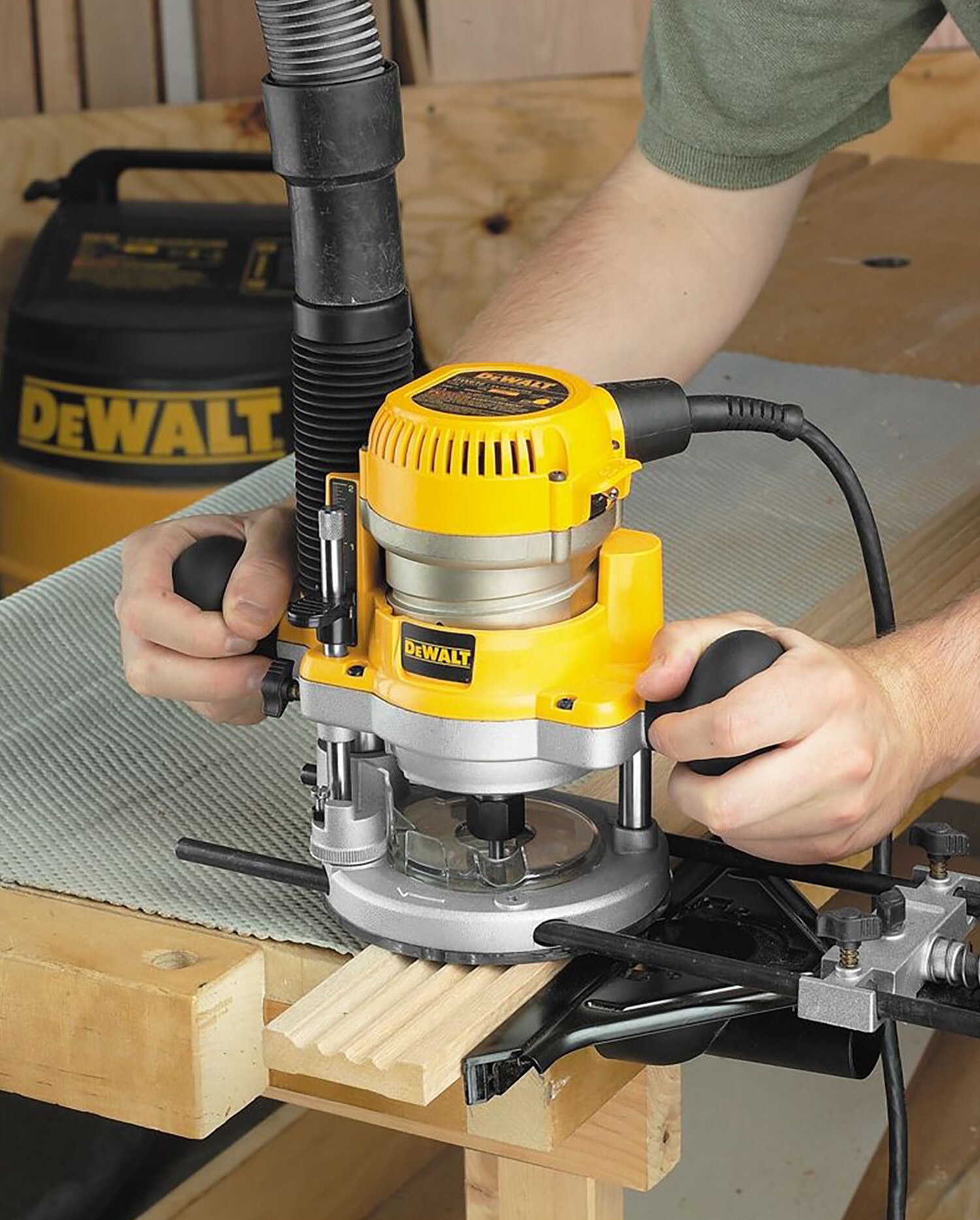 DEWALT DW618PKB 1/4-in and 1/2-in-Amp 2.25-HP Variable Speed Combo Fixed/Plunge Corded Router Soft Case (Tool Only)