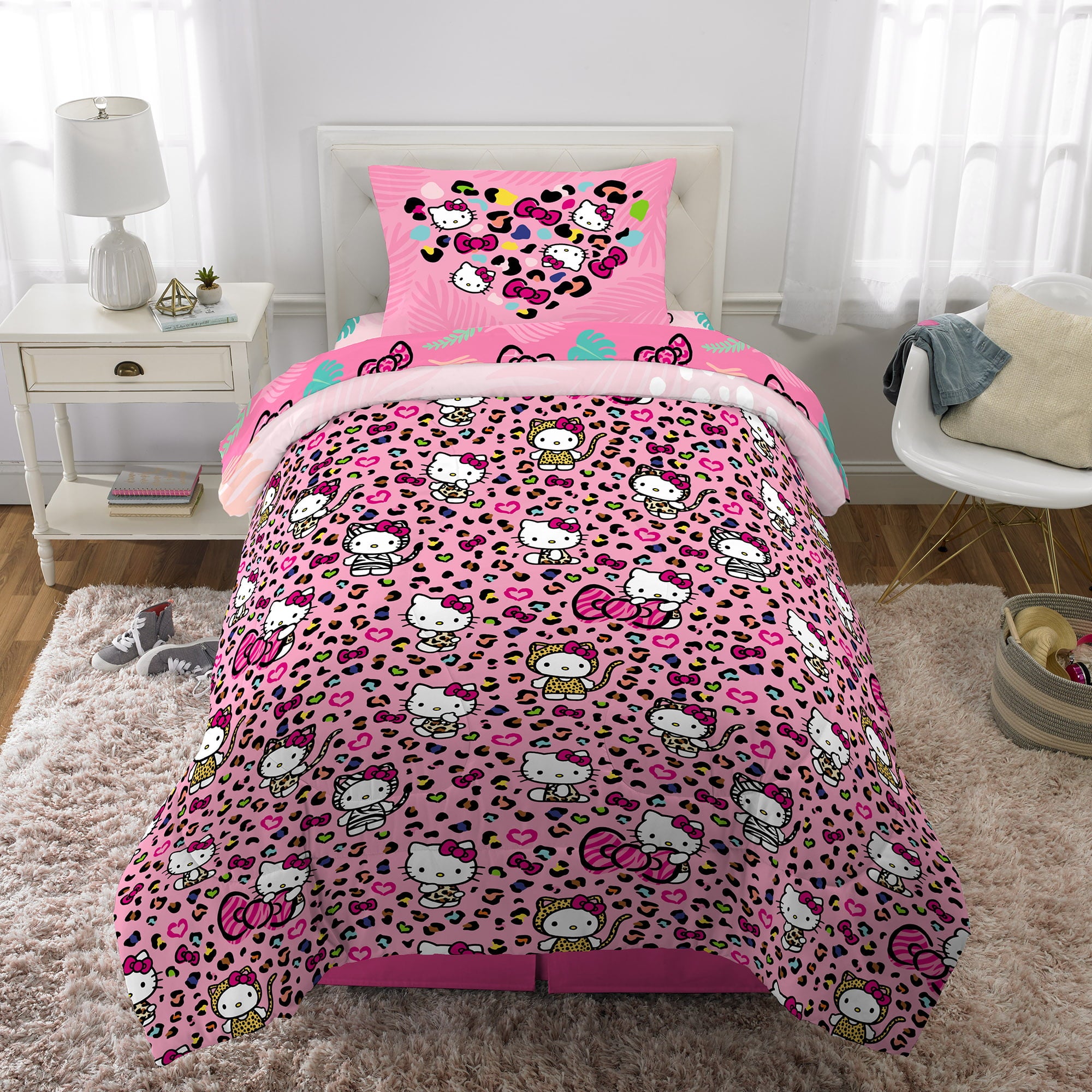 Hello Kitty Kids Comforter and Sham， 2-Piece Set， Twin/Full， Reversible， Pink， Sanrio