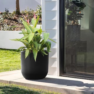 LuxenHome 17.1 in. W x 16.1 in. H Black Ceramic Individual Pot WHPL1976-B