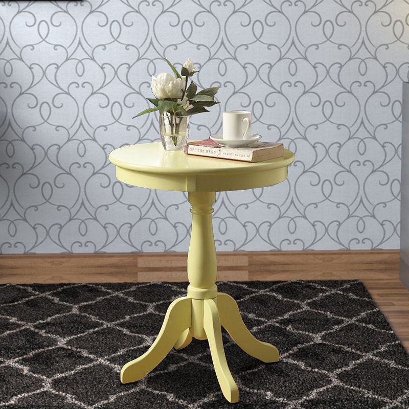 Traditional Style Wooden Round Side Table with Turned Pedestal Base， Yellow