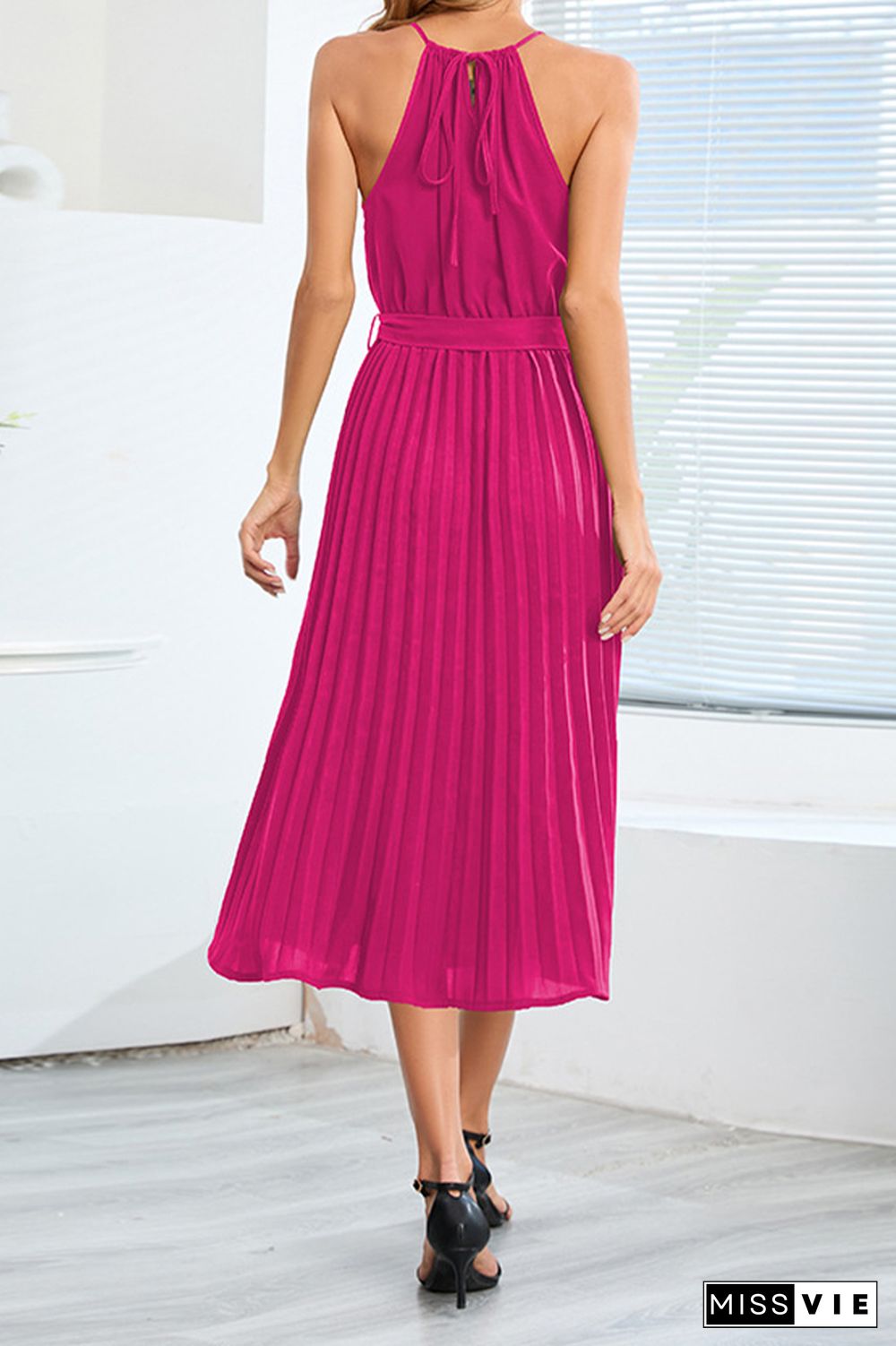 Plain Halter Sleeveless Pleated Midi Dress