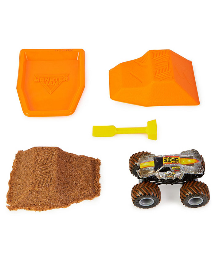 Monster Jam  Max D Kintic Dirt Sarter Set