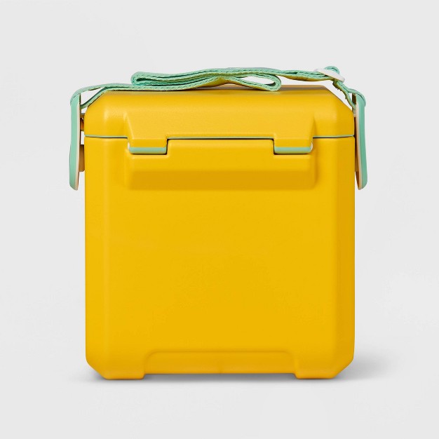 Igloo Tag Along Too 11 Quart Hard Sided Cooler Yellow