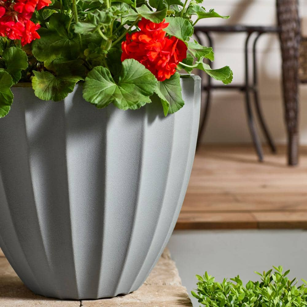 Vigoro 16 in. Mavis Large Gray Scalloped Plastic Planter (16 in. L x 16 in. W x 14 in. H) SP16LGWH