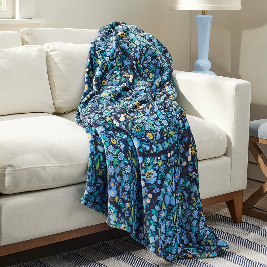 Vera Bradley   Plush Throw Blanket in Dreamer Paisley