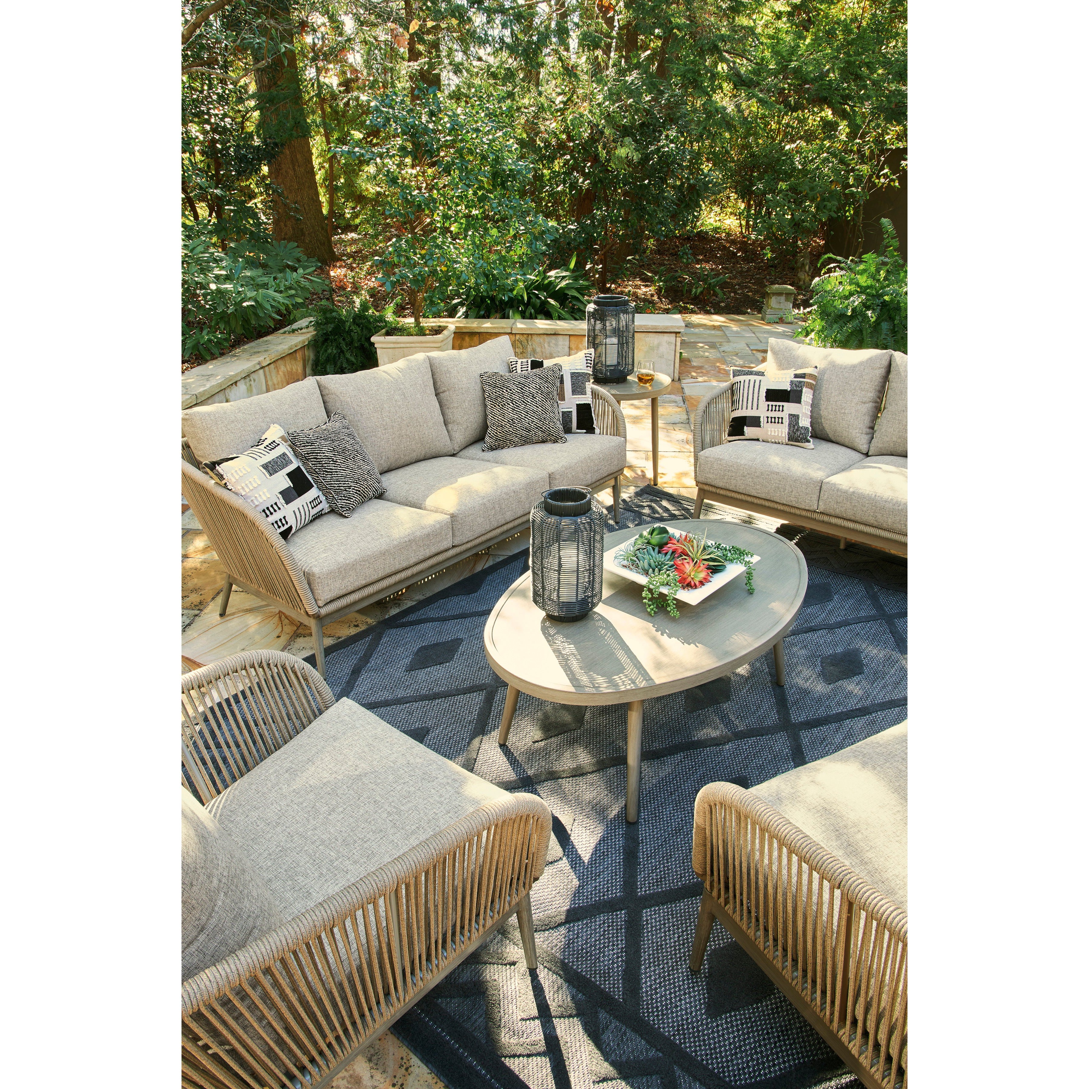 Rope Outdoor Oval 48 Coffee Table