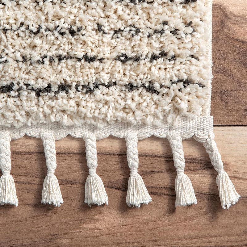 nuLOOM Janna Geometric Striped Tassel Rug