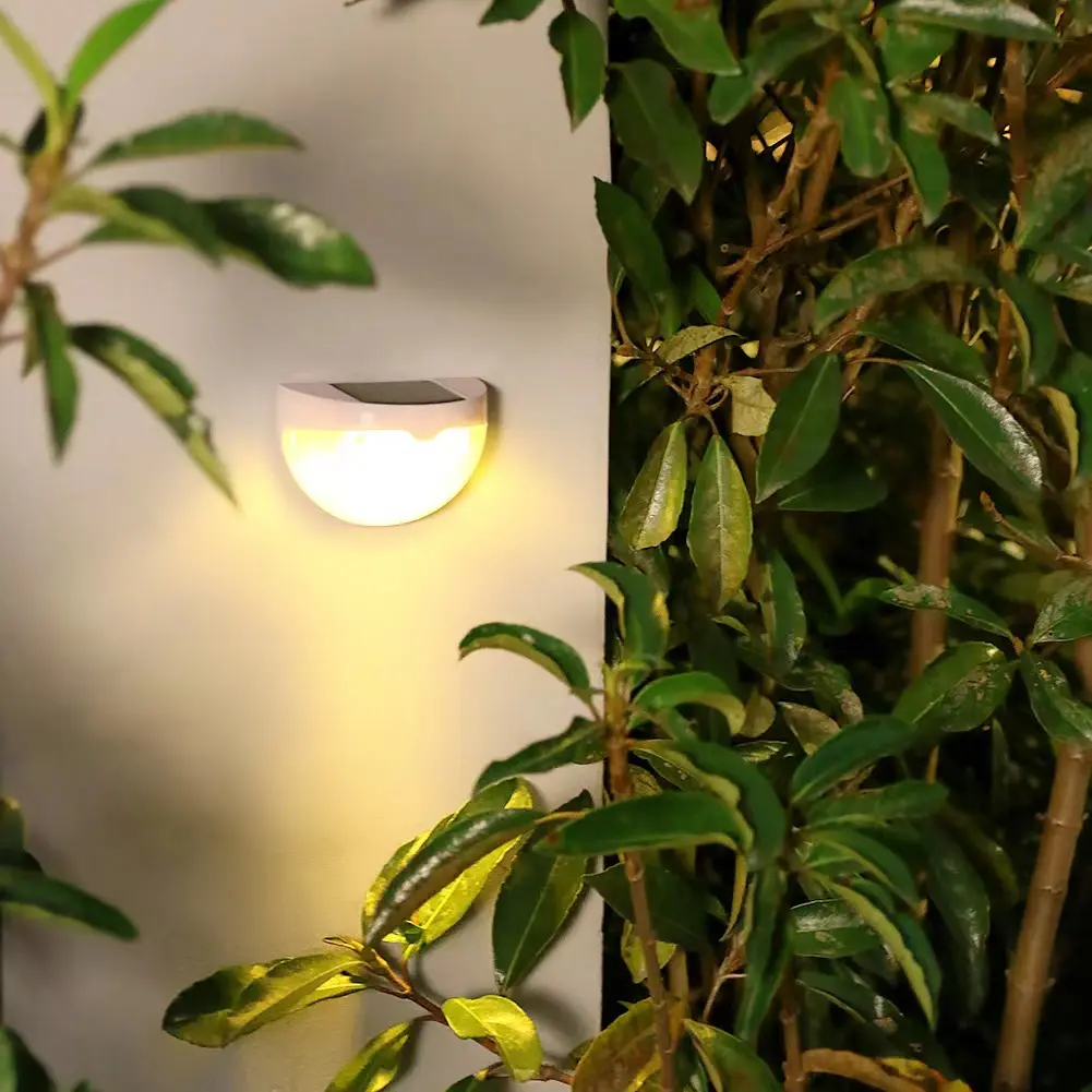 Hot Sale  Grass  Landscaping Decoration Artificial wall  lamp for Garden