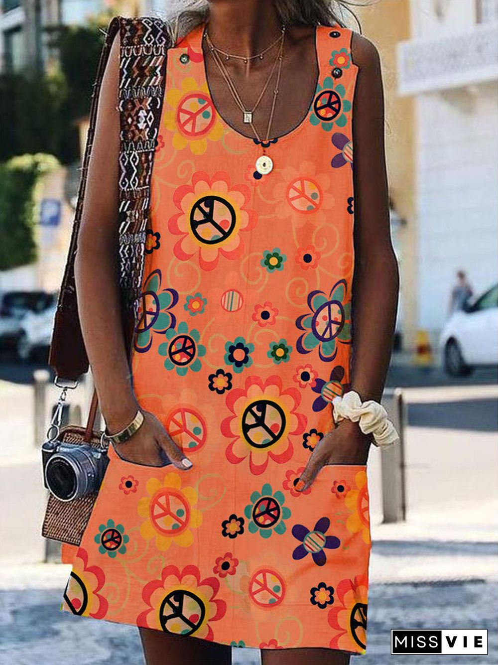 Women Sleeveless U-neck Floral Printed Graphic Dress