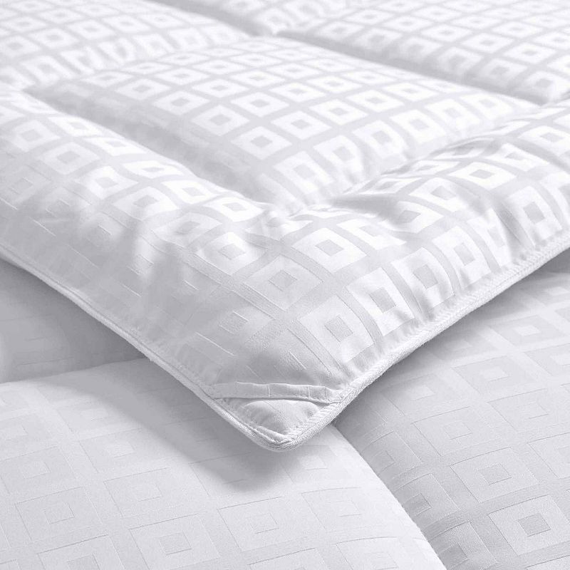 Unikome All Season Jacquard Quilted Down Alternative Comforter