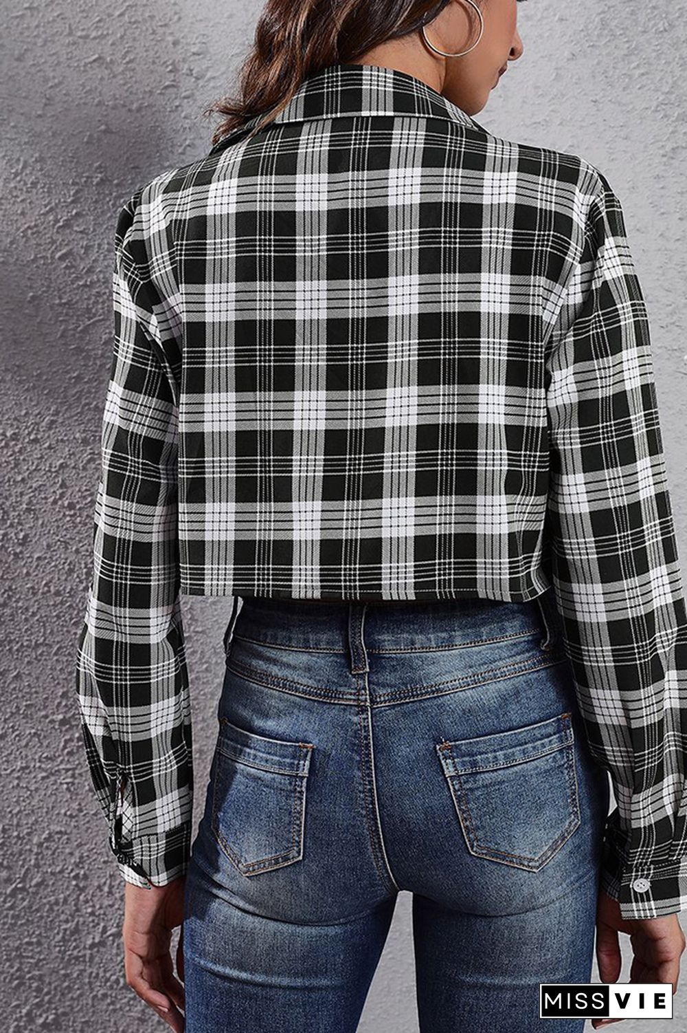 Buttoned Plaid Short Jacket With Pockets