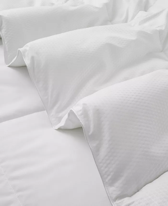 UNIKOME All Season Ultra Soft Classic Embossed Down Alternative Comforter， Twin