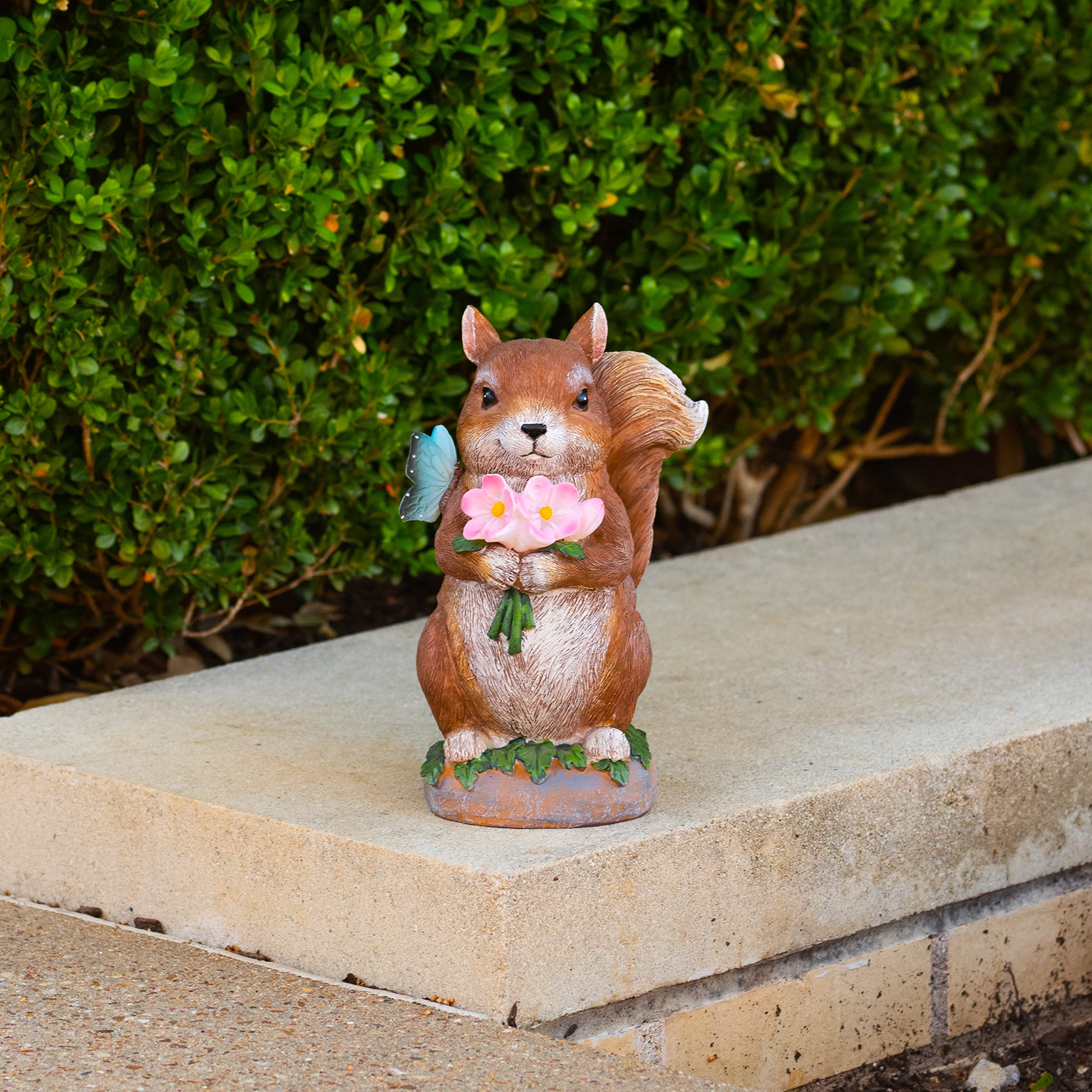 VP Home Charming Welcome Squirrel Statue, Solar-Powered LED Outdoor Decor Garden