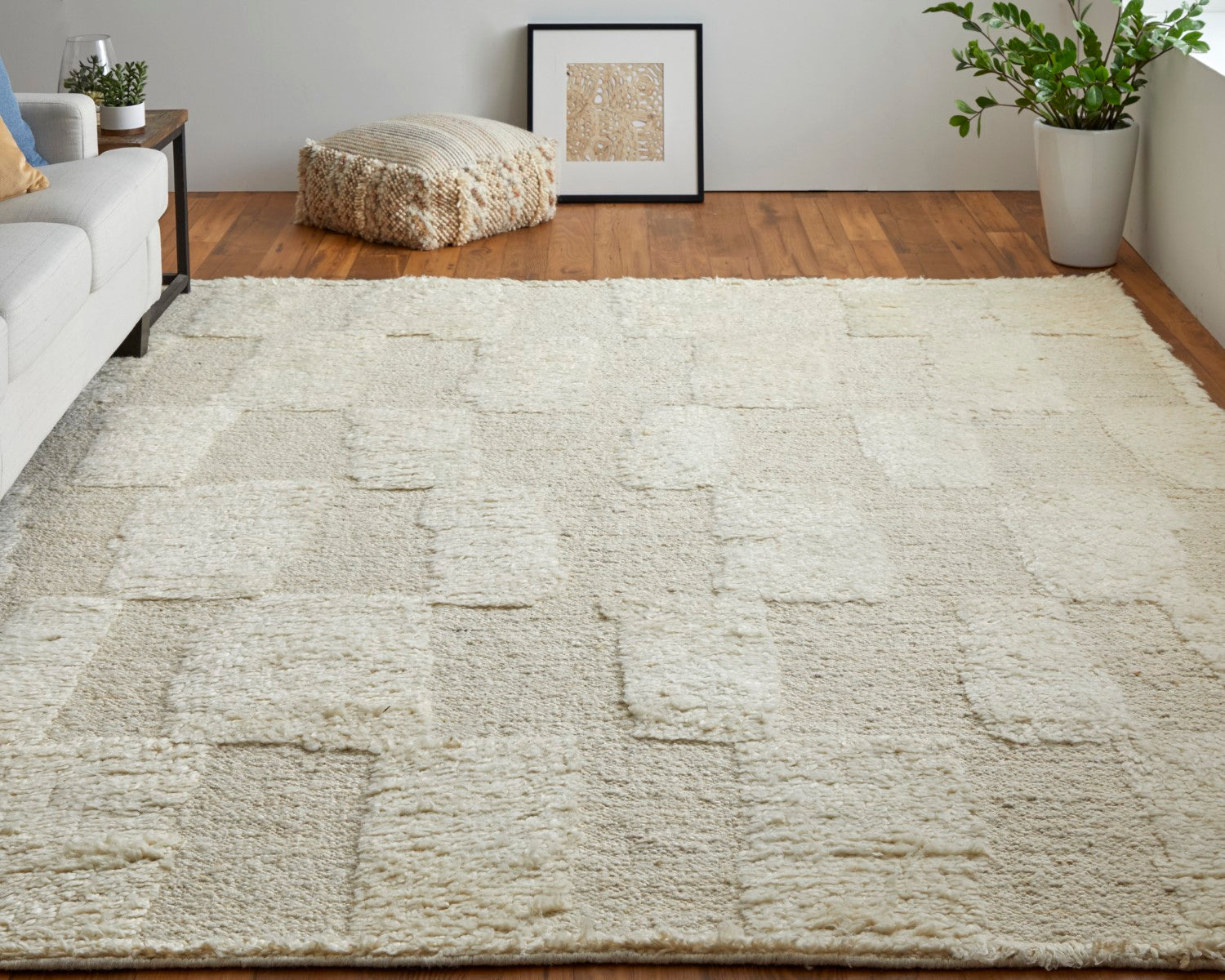 Saena Checkered Hand Woven Ivory / Beige Rug