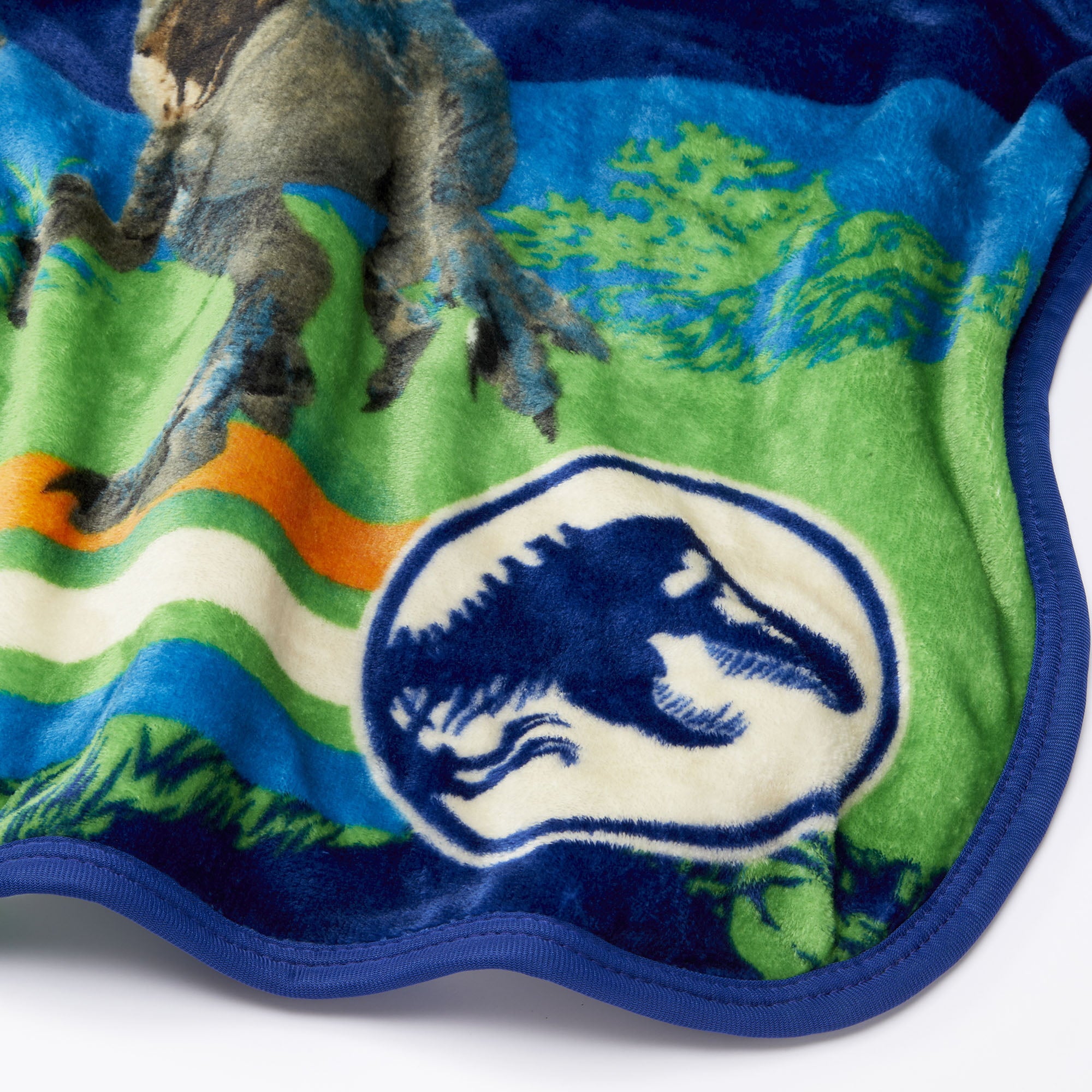 Jurassic World Kids Silky Soft Plush Throw Blanket， 40x50， Blue， Universal