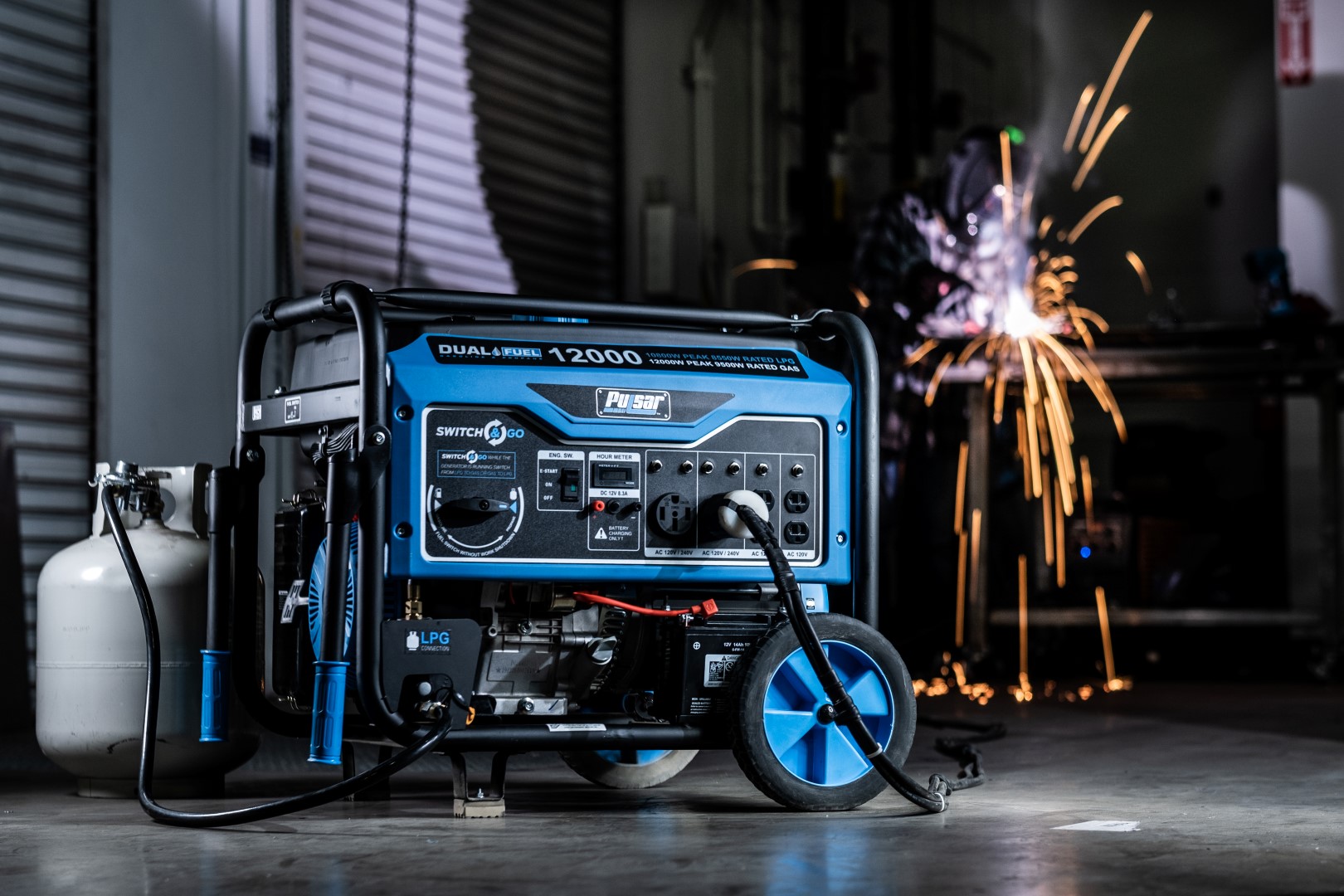 Pulsar 12，000W Dual Fuel Portable Generator with Electric Start �C CARB Compliant