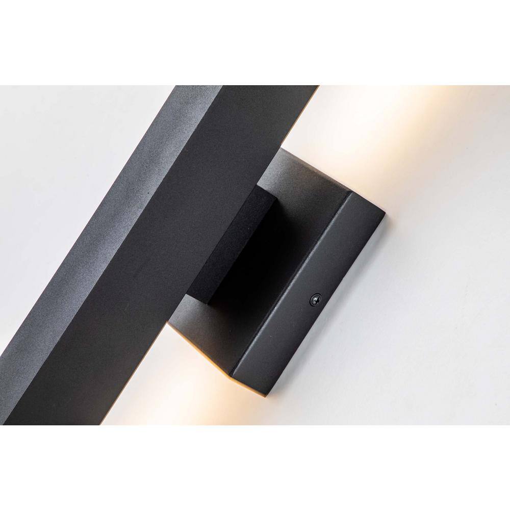 RRTYO Edith 1-Light 20 in. Black Modern Linear Integrated LED IndoorOutdoor Wall Light 81010000045178