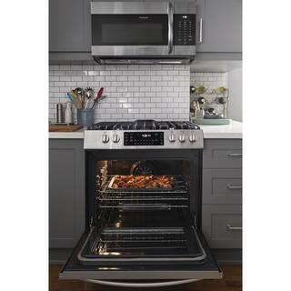 FRIGIDAIRE GALLERY 30 in. 5 Burner Slide-In Gas Range in Stainless Steel with Convection and Air Fry FGGH3047VF