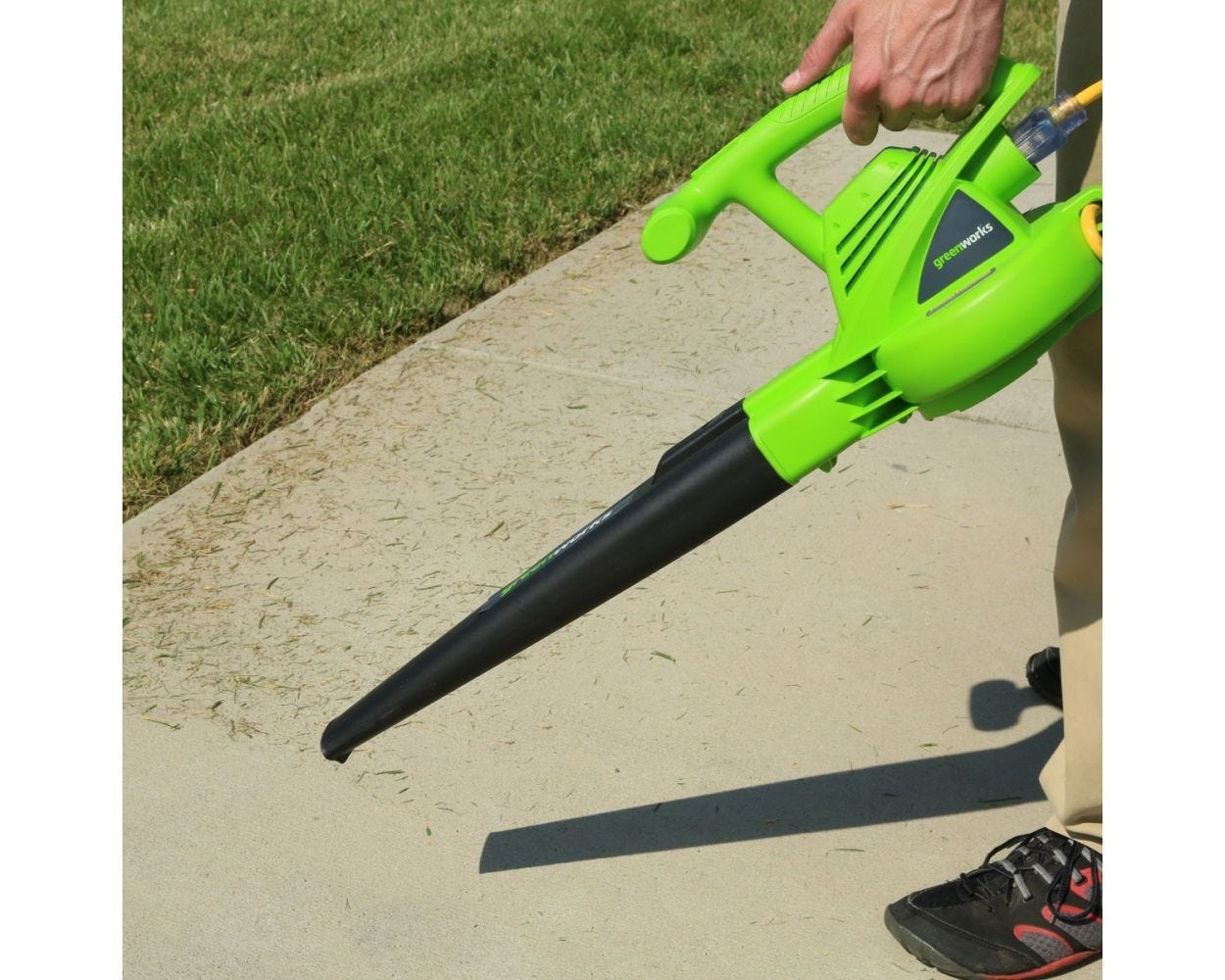 7 Amp 150 CFM Corded Leaf Blower | Greenworks Tools