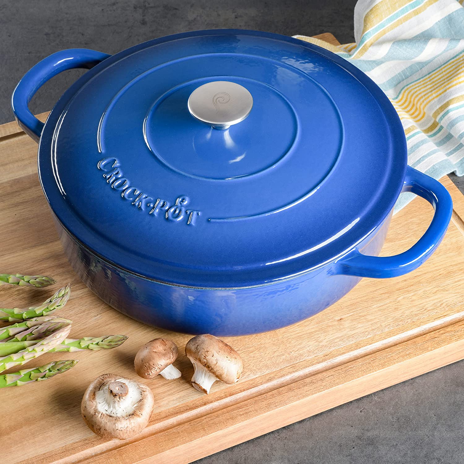 Crock Pot 111999.02 Artisan Enameled Cast Iron Braiser W/Lid， 5 Quart， Sapphire Blue