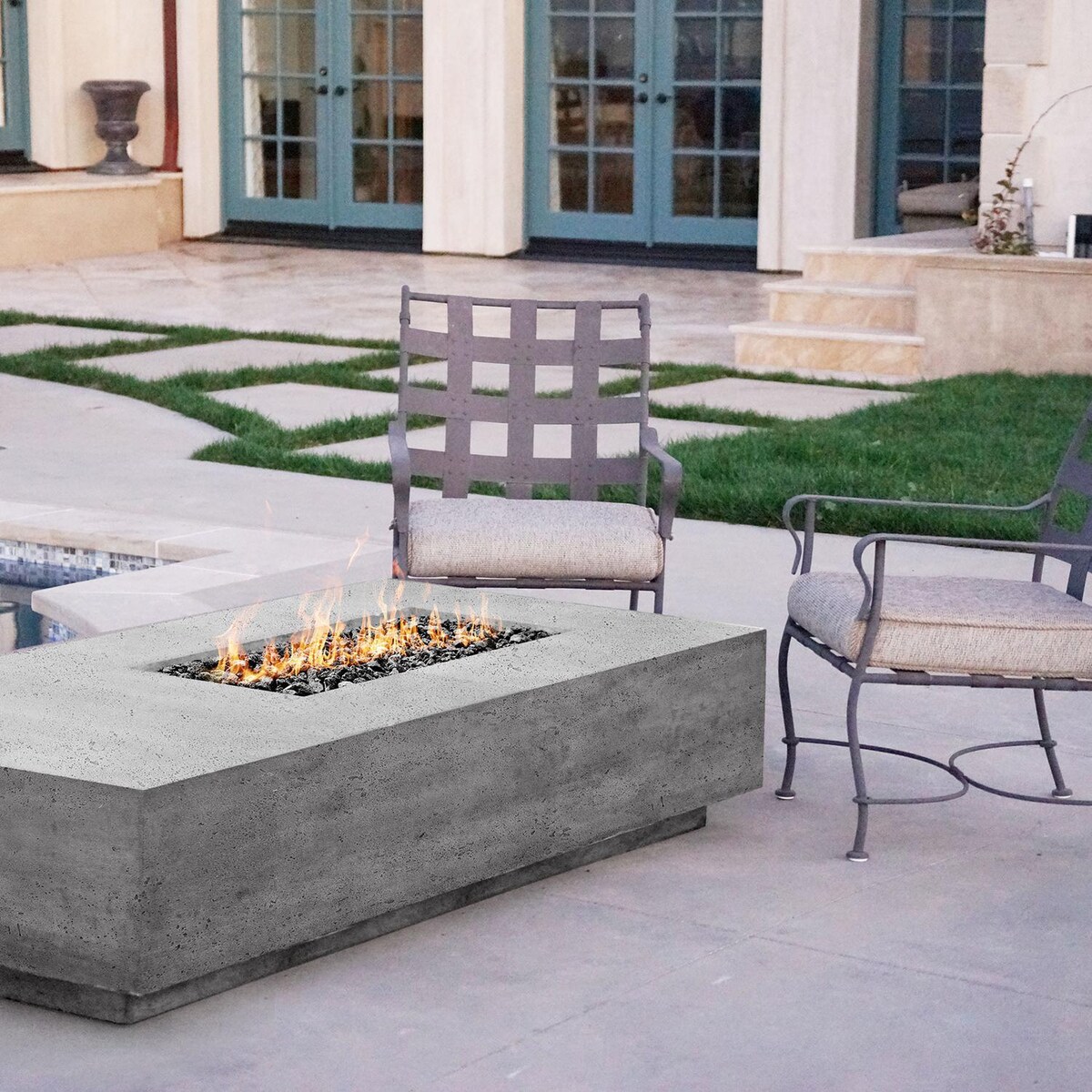 Lakeview Cascata Bay 5 80-Inch Natural Gas Rectangular Fire Pit Table