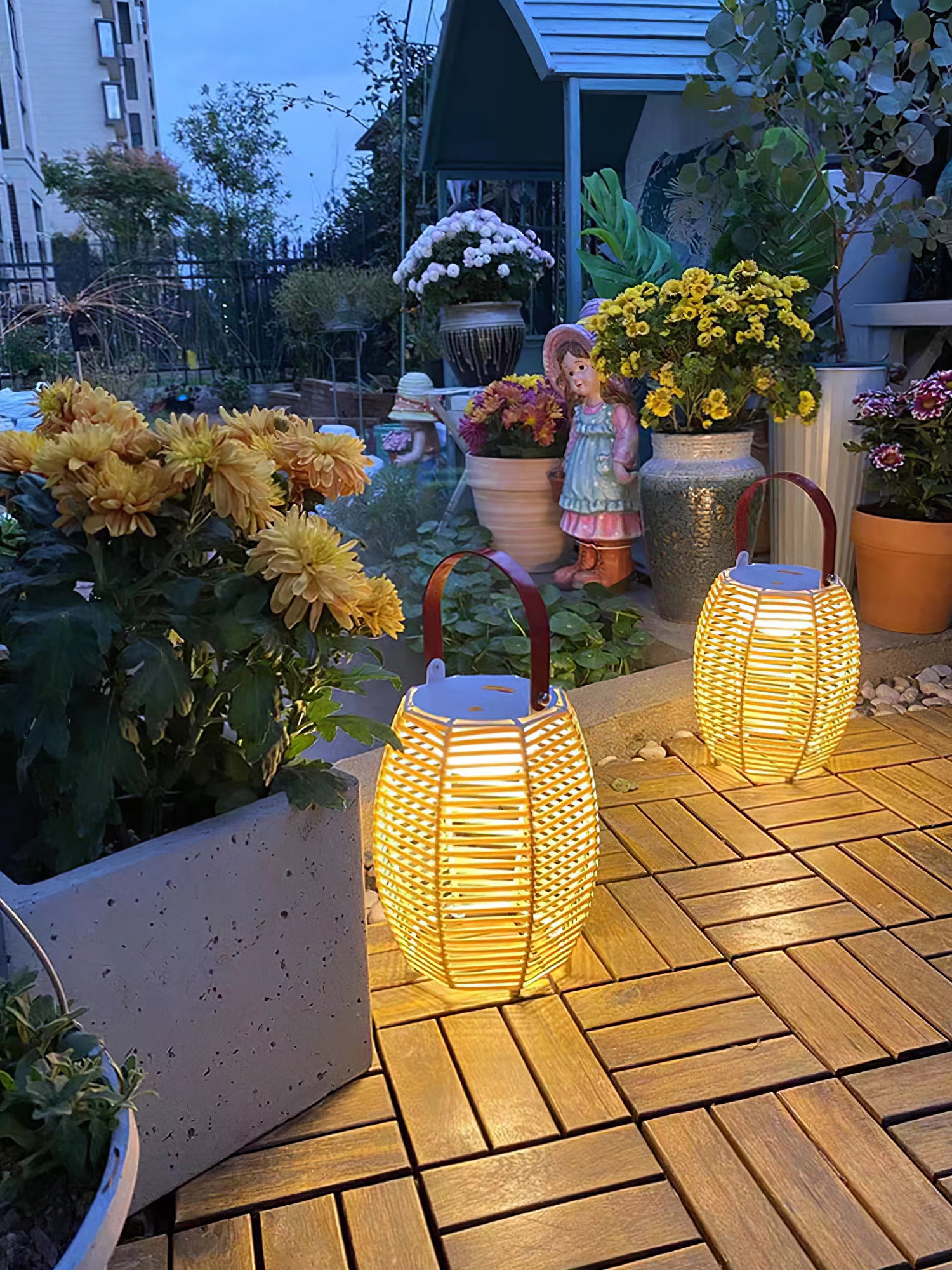 Lantern Built-in Battery Table Lamp