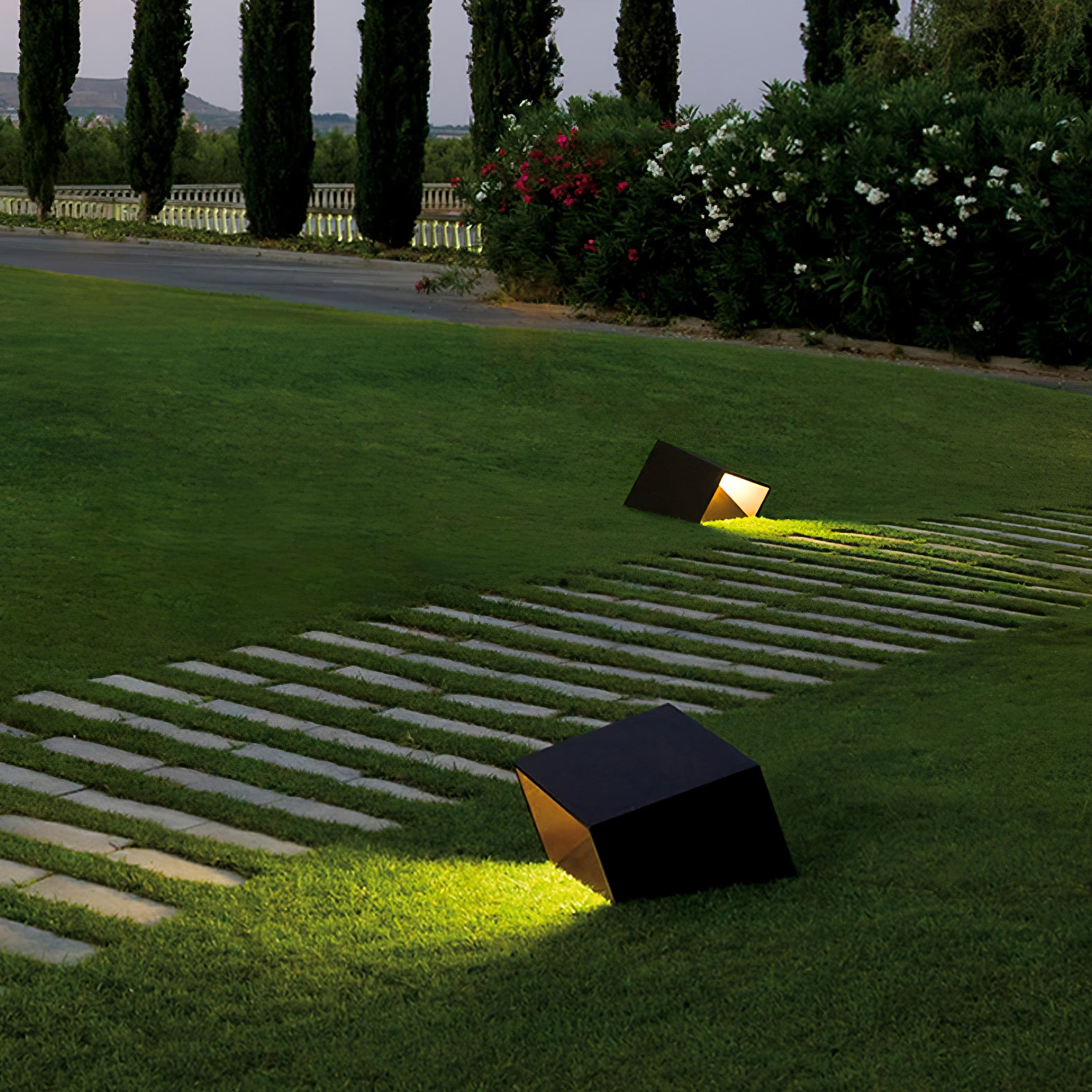 Cube Garden Outdoor Light