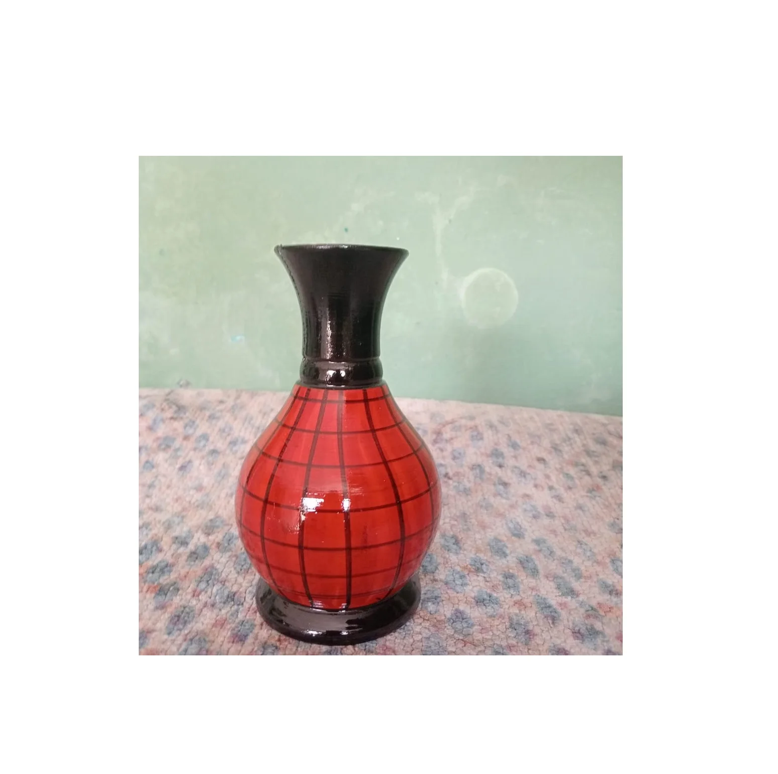 High on Demand Best Quality Wall Hanging Wooden Vase for Garden and Home Decoration Available at Export