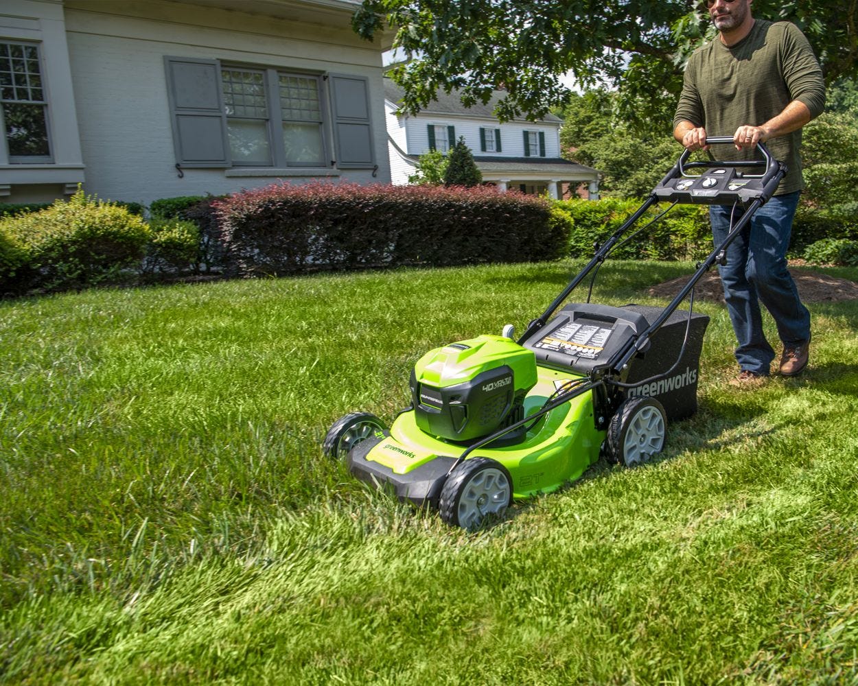 40V 21-Inch Cordless Self-Propelled Lawn Mower | Greenworks