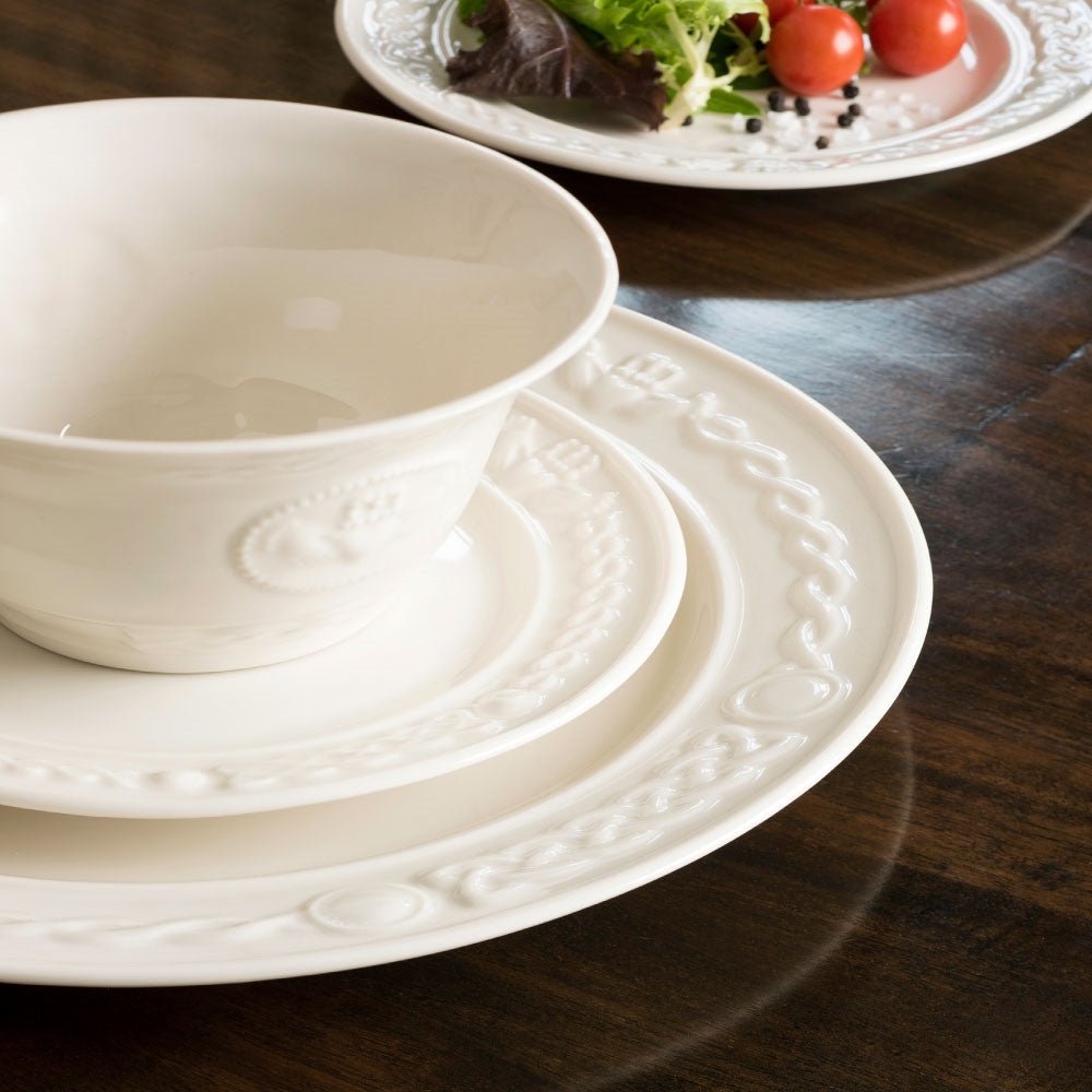 Belleek Classic Claddagh 16 Piece Dining Set