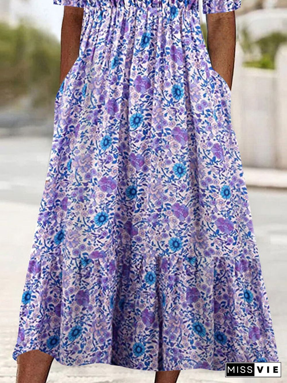 Women's Half Sleeve Scoop Neck Graphic Floral Printed Midi Dress