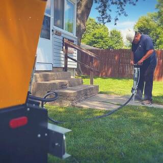 EMAX 115 CFM 125 psi Portable Diesel Driven Rotary Screw Towable Air Compressor with 24 HP Kubota Diesel Engine EDS115TR