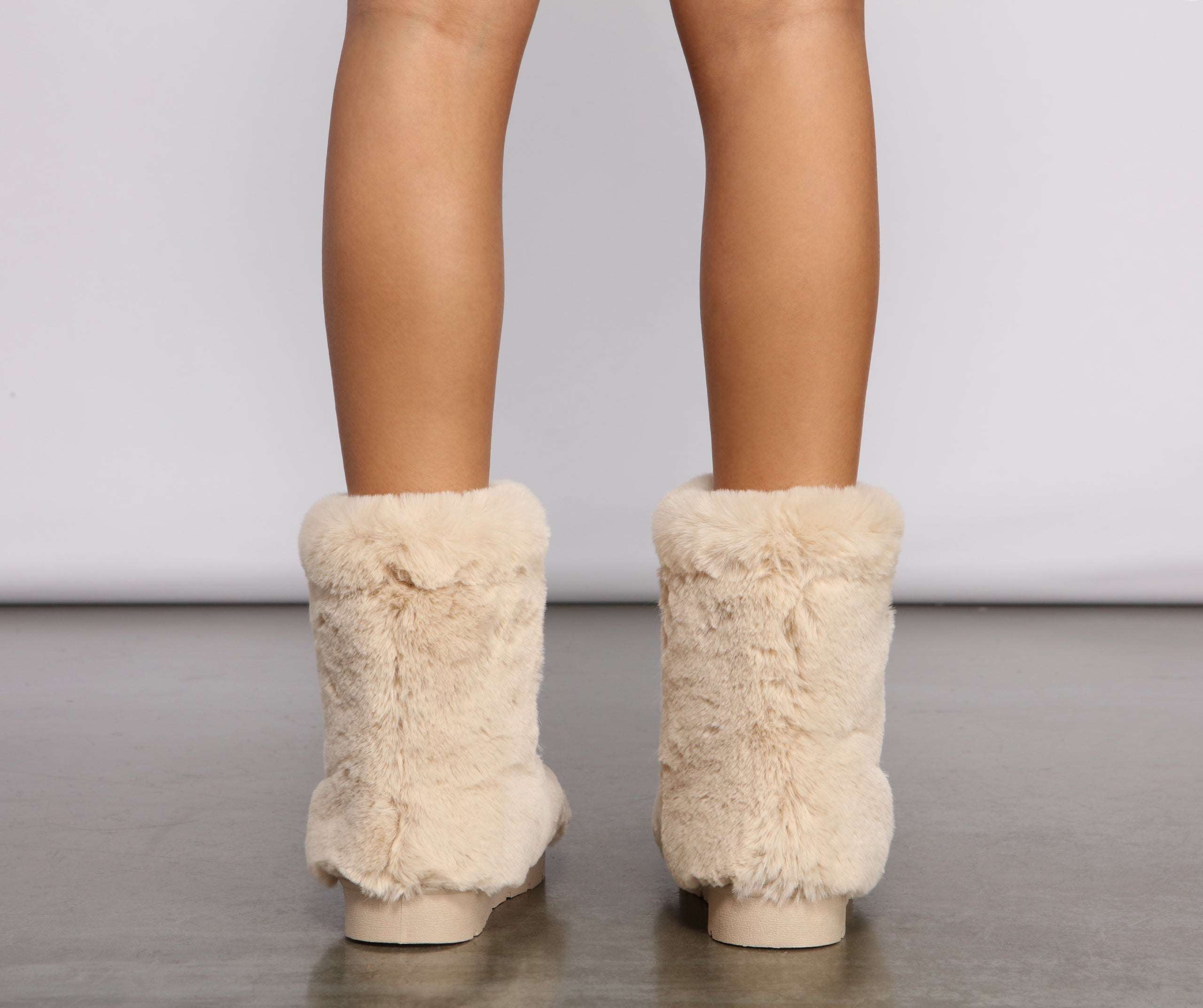 Cozy and Chic Sherpa Booties