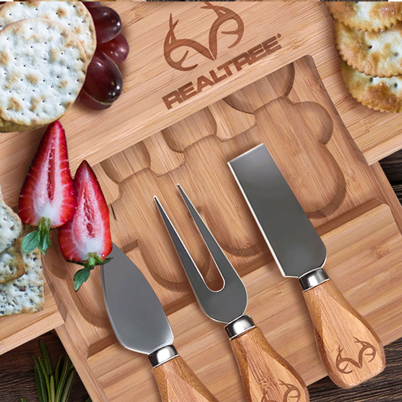 Cavepop RTS-BBCSBD-NT Realtree Cheese Board Charcuterie Set