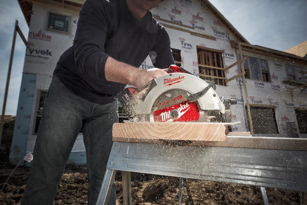 Milwaukee M18 7-1/4 Circular Saw Brushless Reconditioned