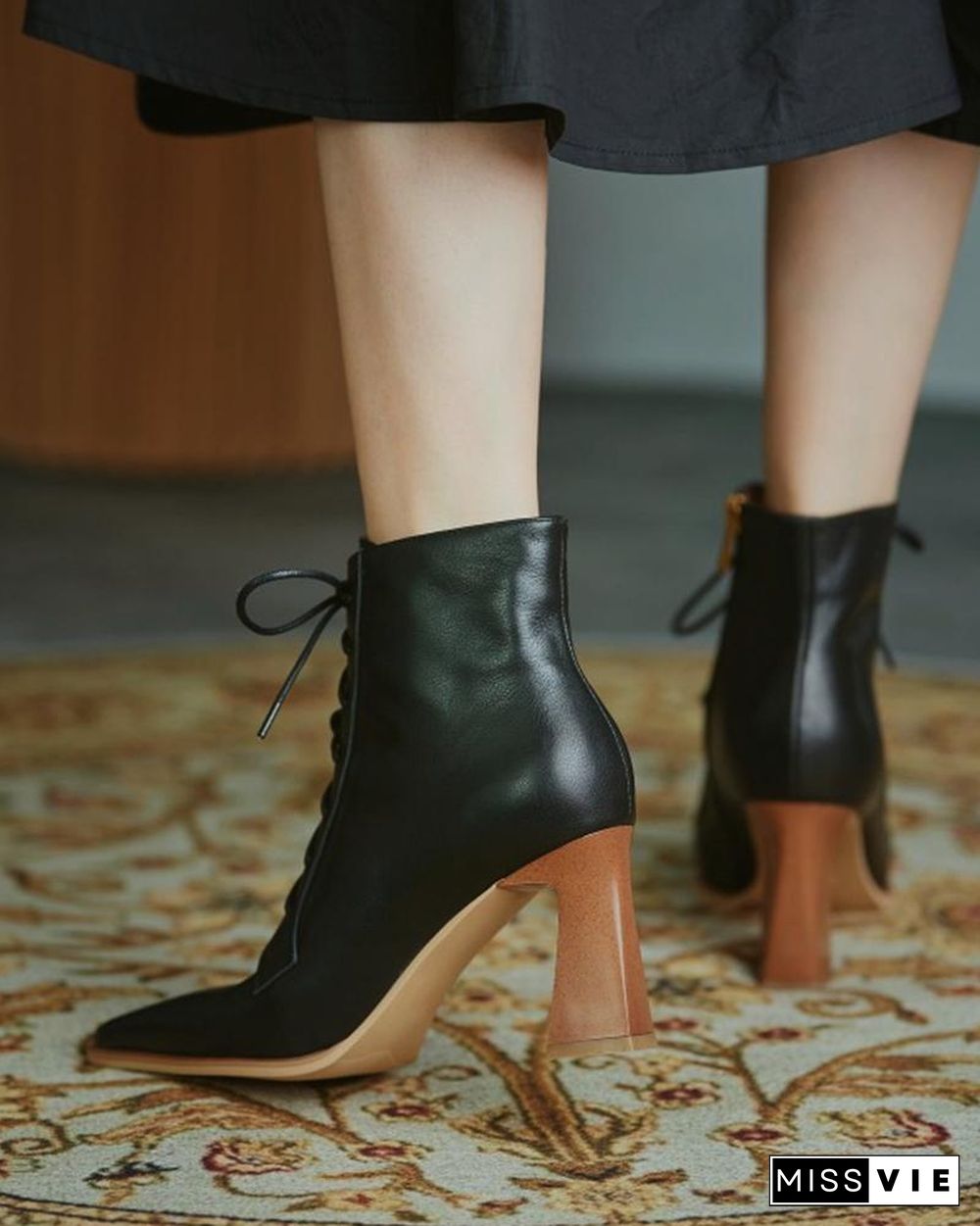 Solid High Heel Pointed-toe Lace-up Boots