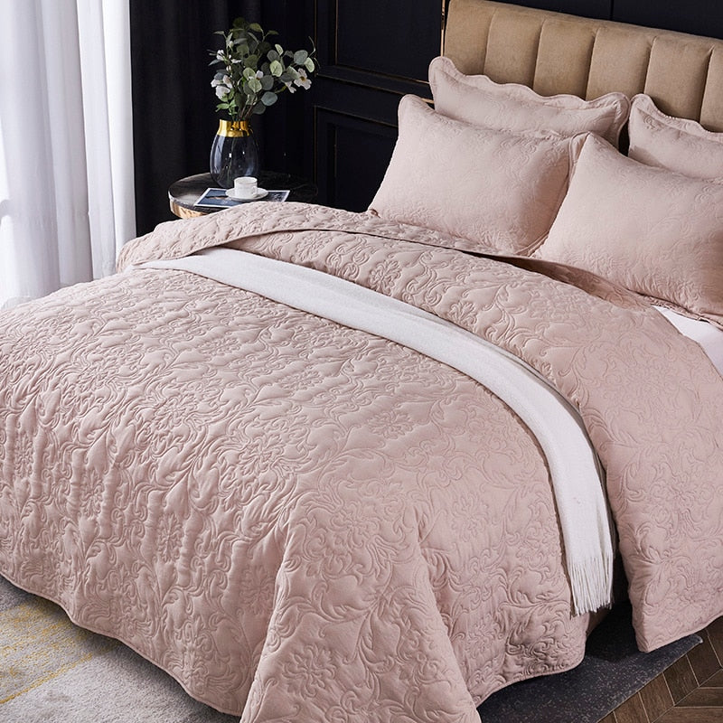 CloudNine Quilted Bed Set