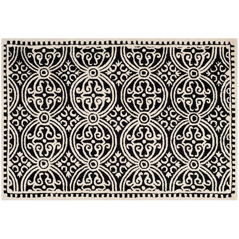 Safavieh Cambridge Ornate Geometric Wool Rug