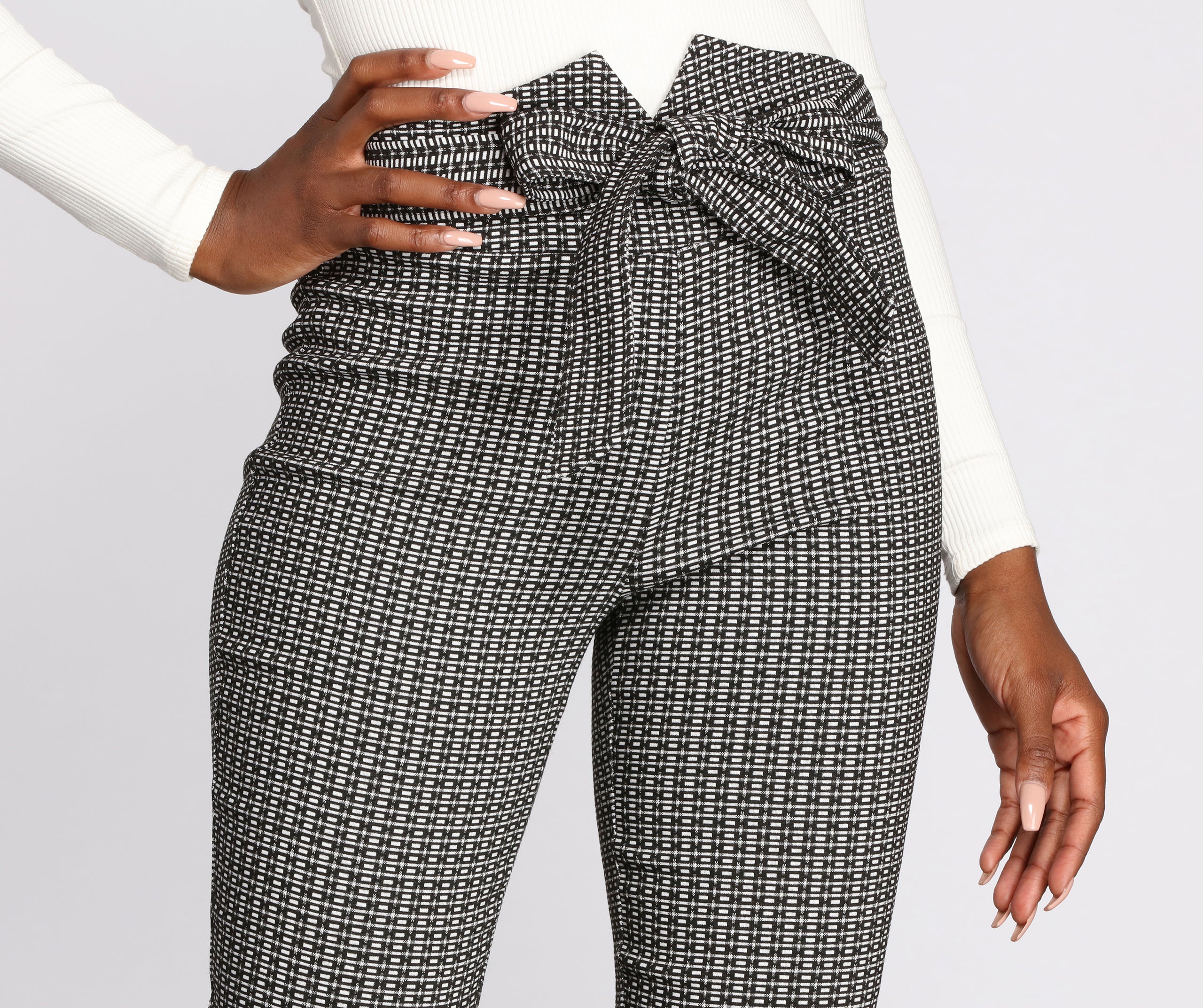 Such A Classic Tie Front Jacquard Pants