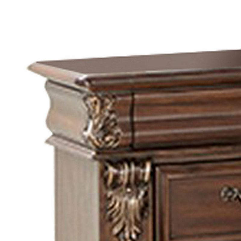 3 Drawer Wooden Nightstand with Molded and Carved Details， Brown