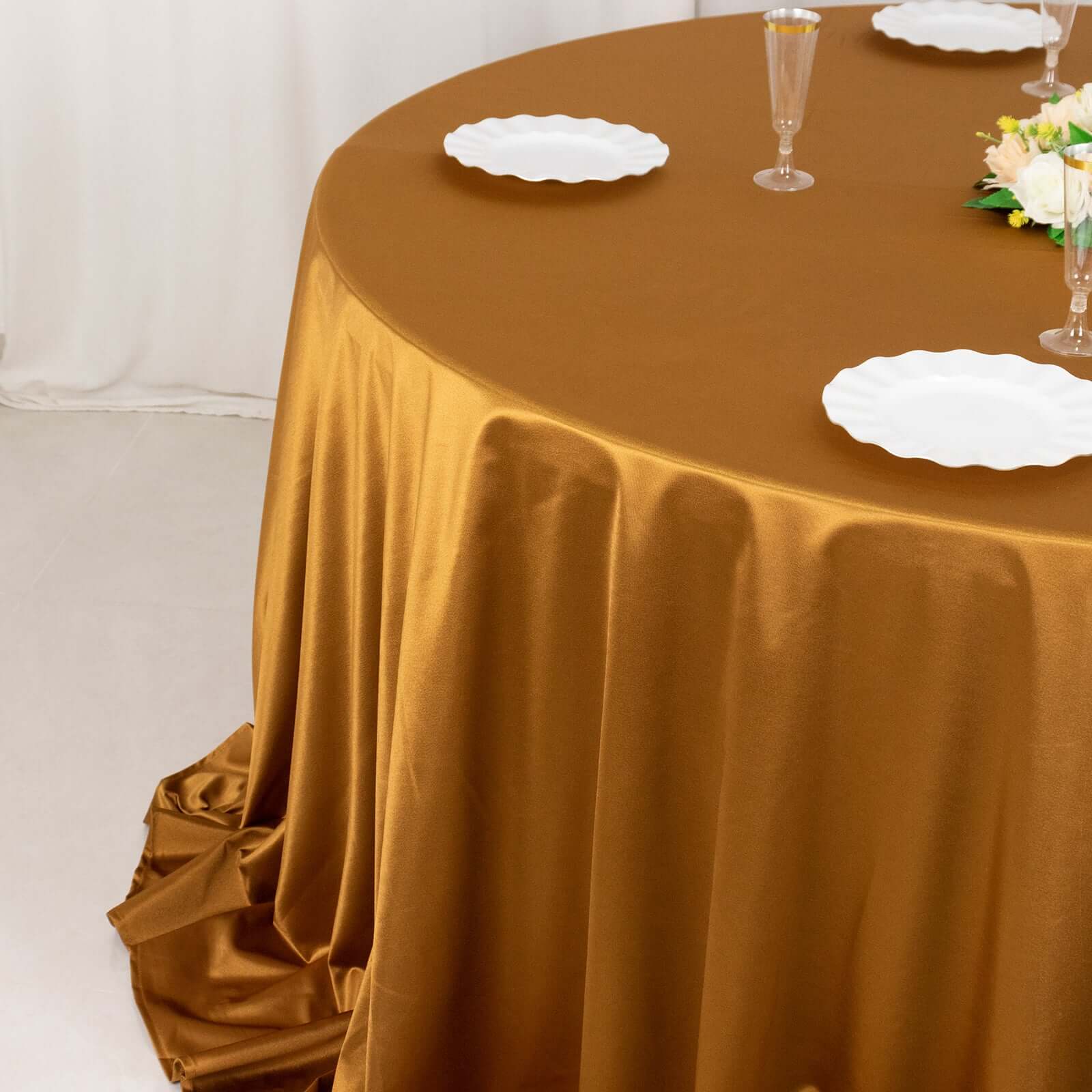 Shimmer Gold Premium Scuba Round Tablecloth, Wrinkle Free Seamless Polyester Tablecloth - 132