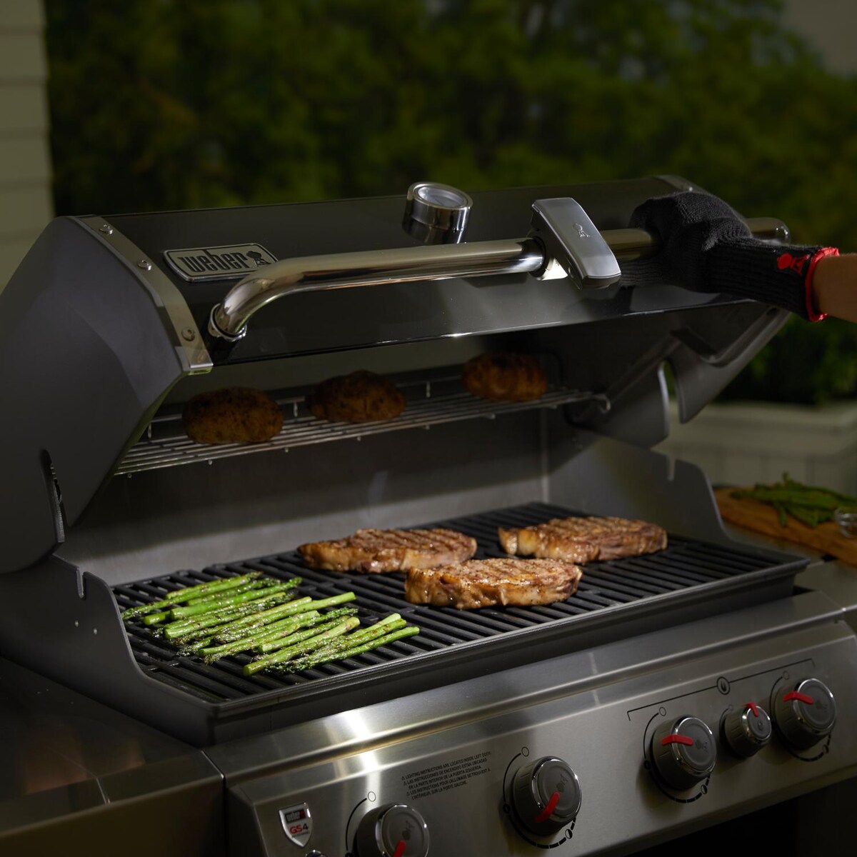 Weber 7661 Handle Grill Light With 3 LED Lights