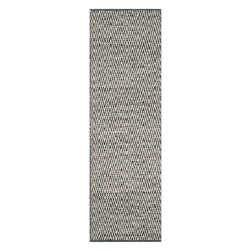 Safavieh Montauk Harley Chevron Rug