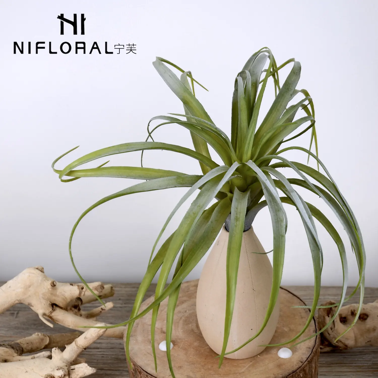 Wholesale price realistic indoor decoration hedges artificial air plants home decor grass