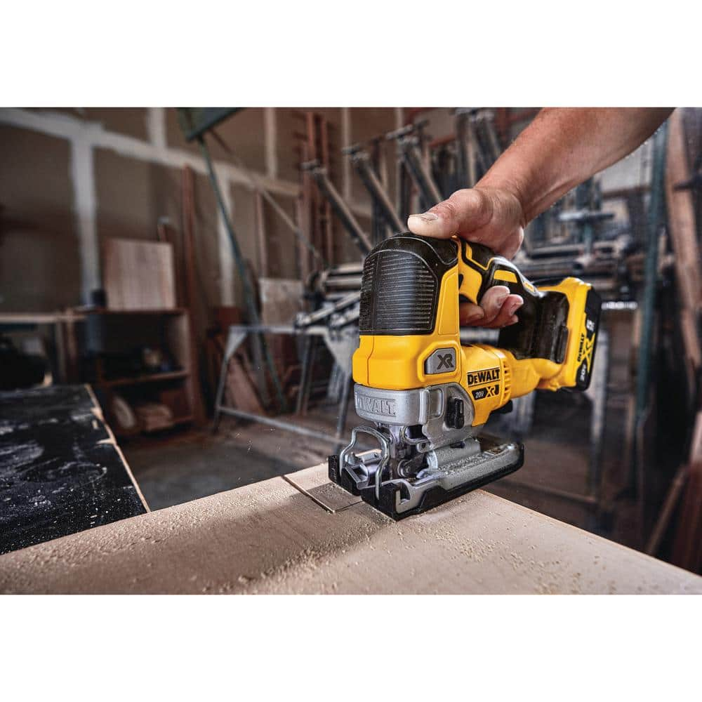 DEWALT 20V MAX Lithium-Ion Cordless Brushless Router, 20V Brushless Jigsaw, and (1) 20V 4.0Ah Battery DCW600BW334240